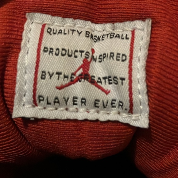 Jordan 11 - Picture 2 of 7